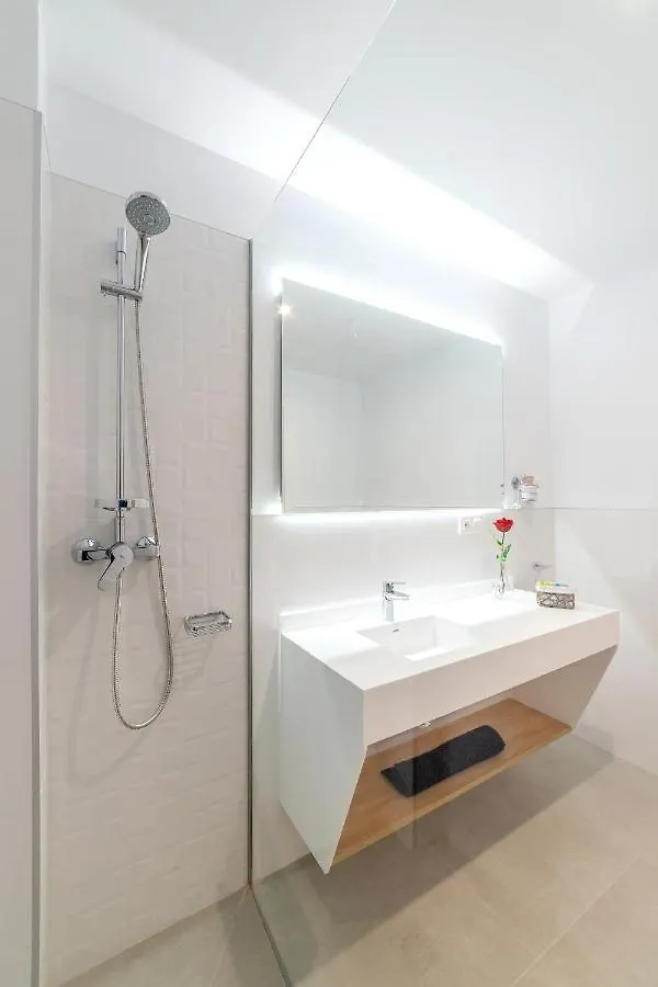Apartamentos Turisticos Torres De Santiago Úbeda 0*,