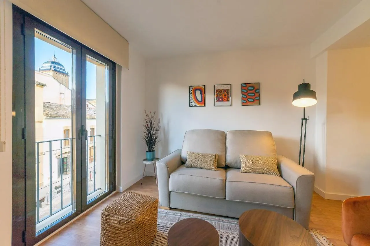 Apartamentos Turisticos Torres De Santiago Úbeda 0*,